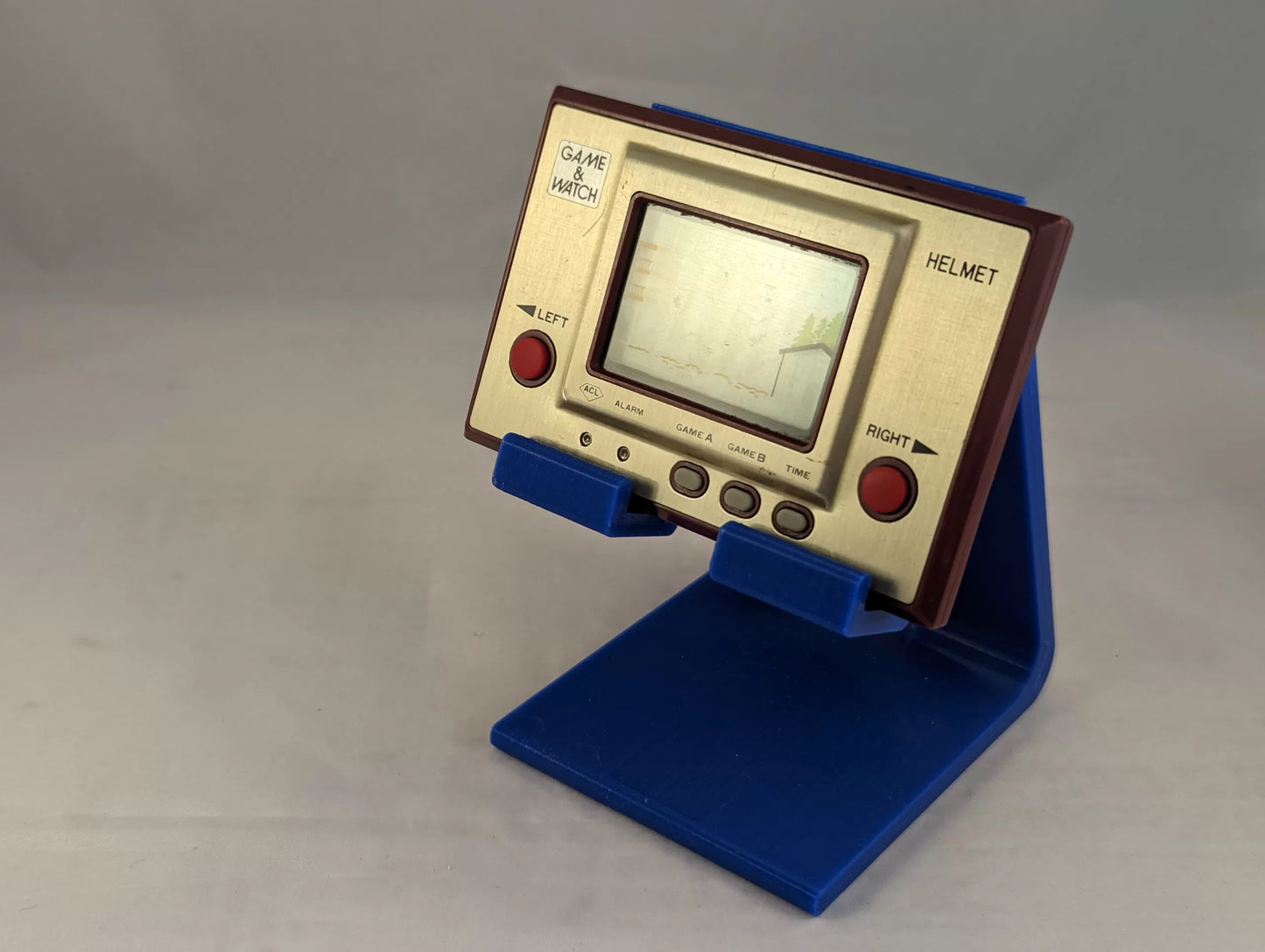 GW GAME AND WATCH - HELMET (NINTENDO)