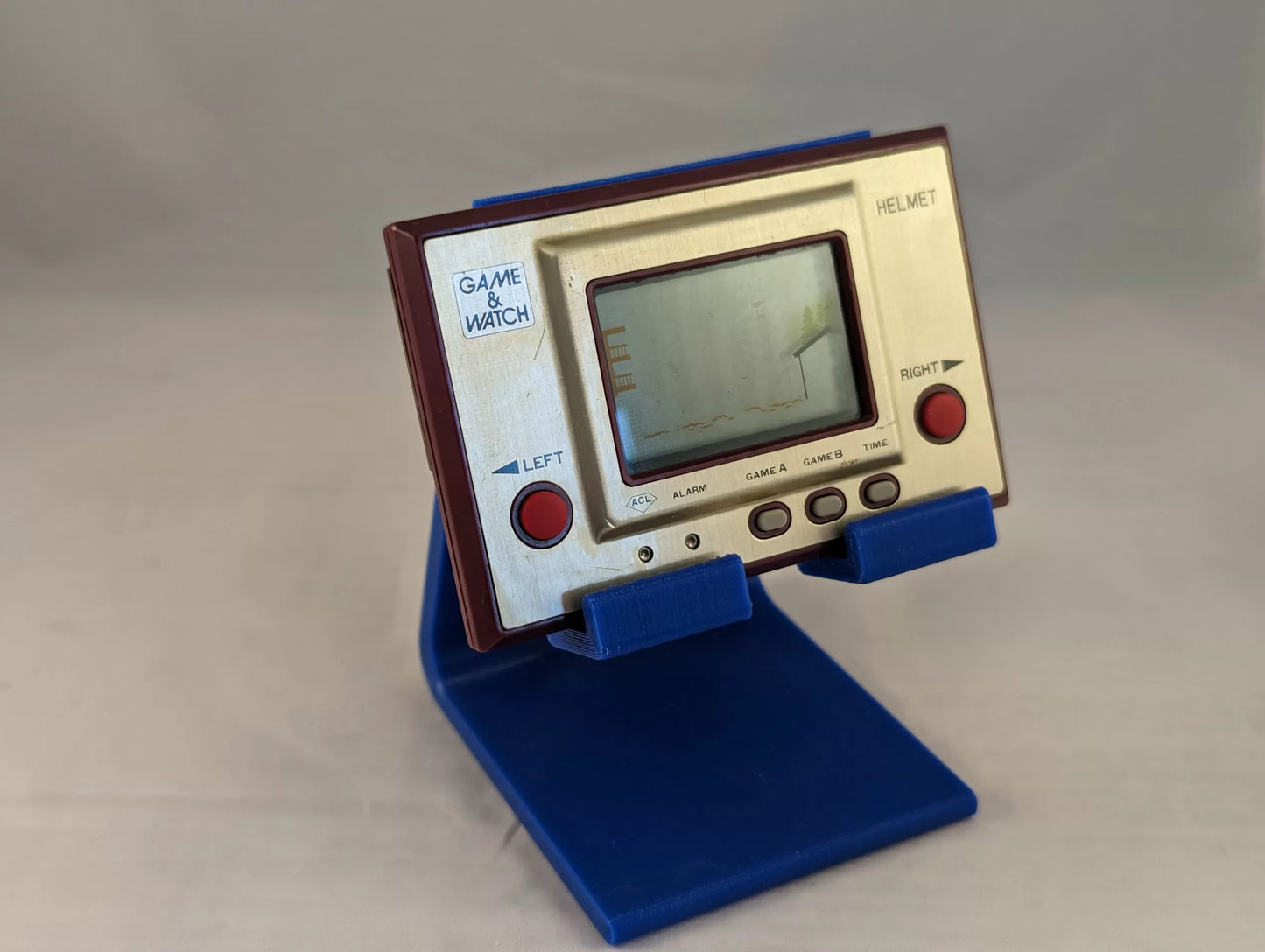 GW GAME AND WATCH - HELMET (NINTENDO)