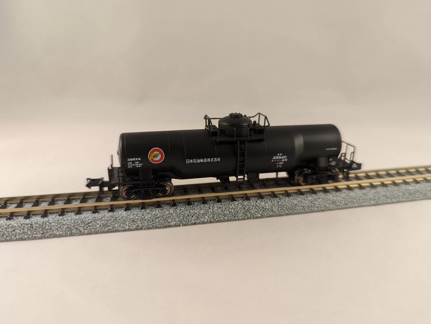 KATO train - Freight WAGON 8058 Taki 9900 nippon oil (N-SCALE)(BRAND NEW)