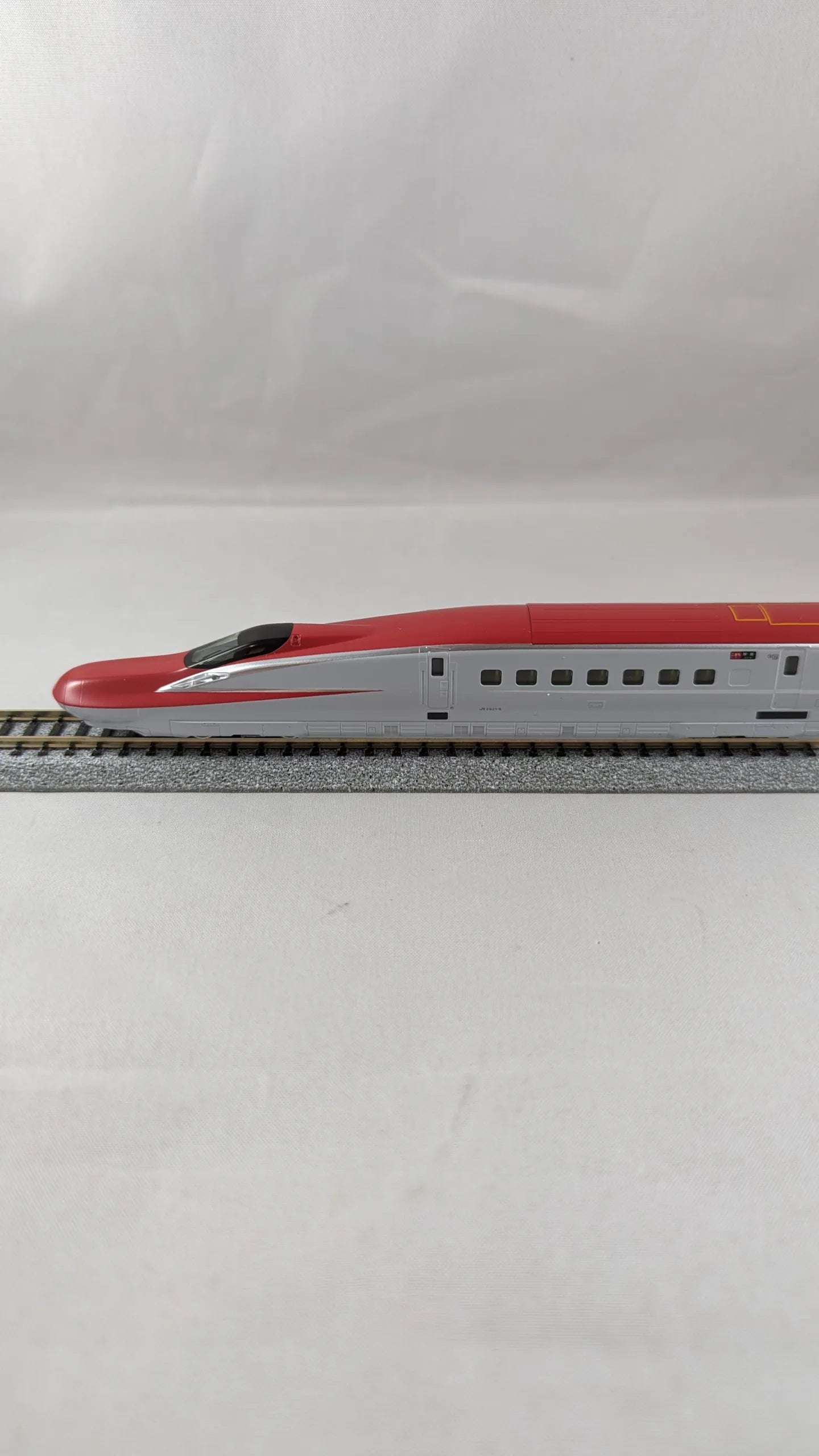 KATO 10-1566 E6 Shinkanzen Komachi RED (N-SCALE)(BRAND NEW)