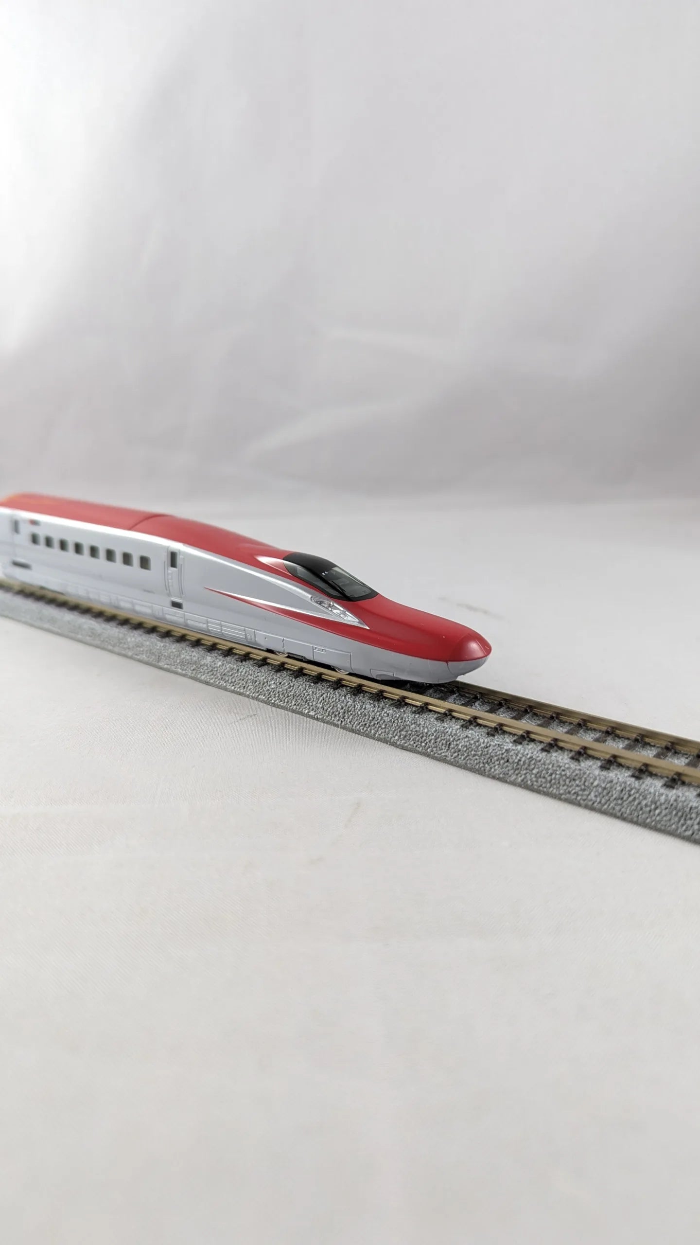 KATO 10-1566 E6 Shinkanzen Komachi RED (N-SCALE)(BRAND NEW)