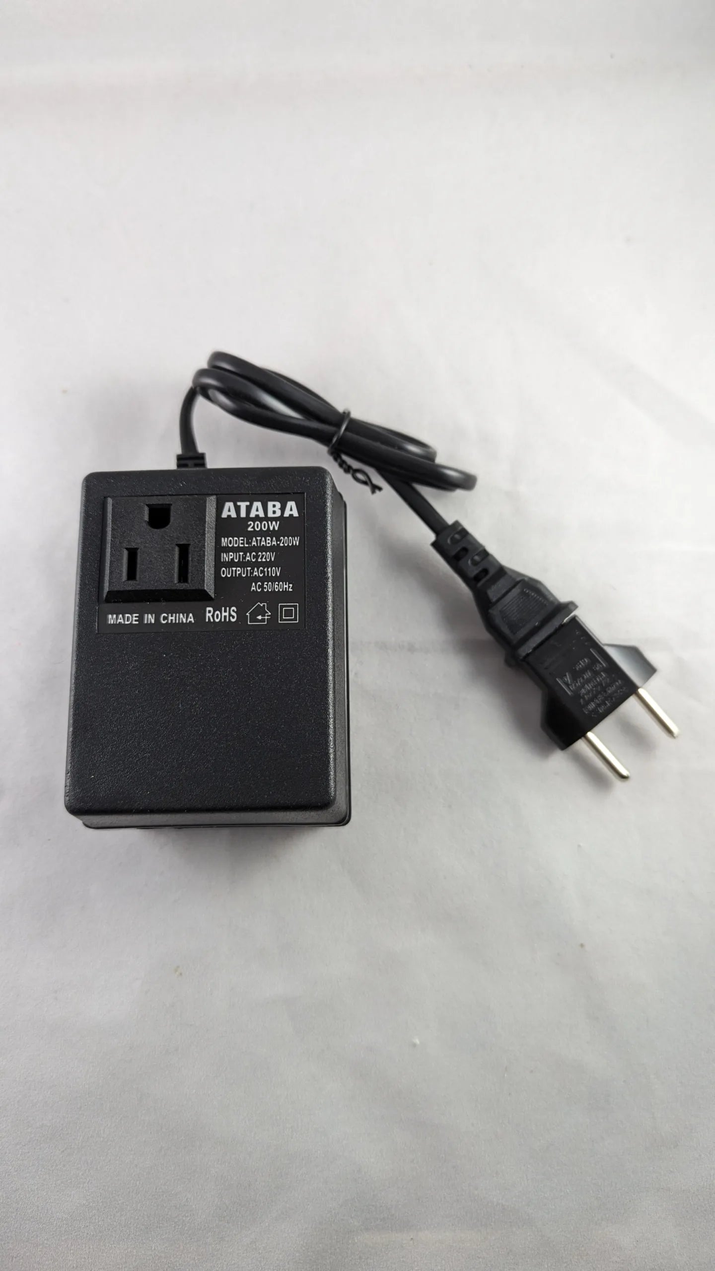 Convertidor de voltaje inteligente y eficiente ATABA de 200 W CA de 220 V a 110 V