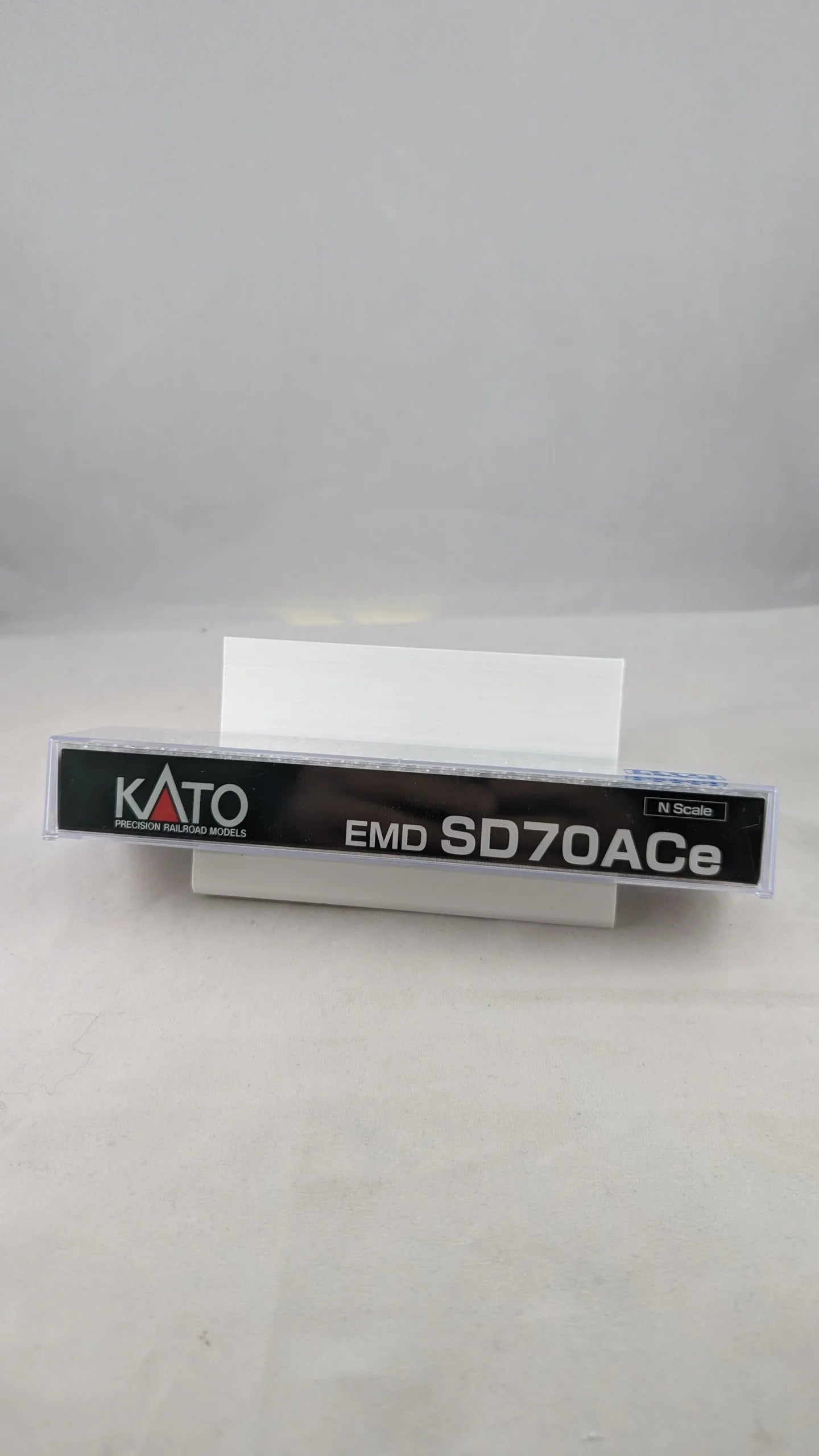 KATO EMD SD70ACe Union Pacific #1943 "The Spirit" (N-SCALE)(BRAND NEW)