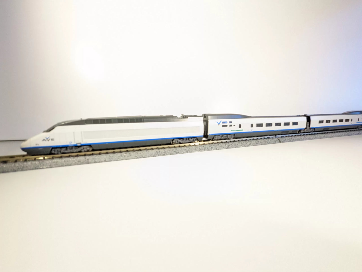KATO 10719-1 AVE SERIE 100 MADRID - SEVILLA (NUEVO A ESTRENAR - A ESTRENAR)