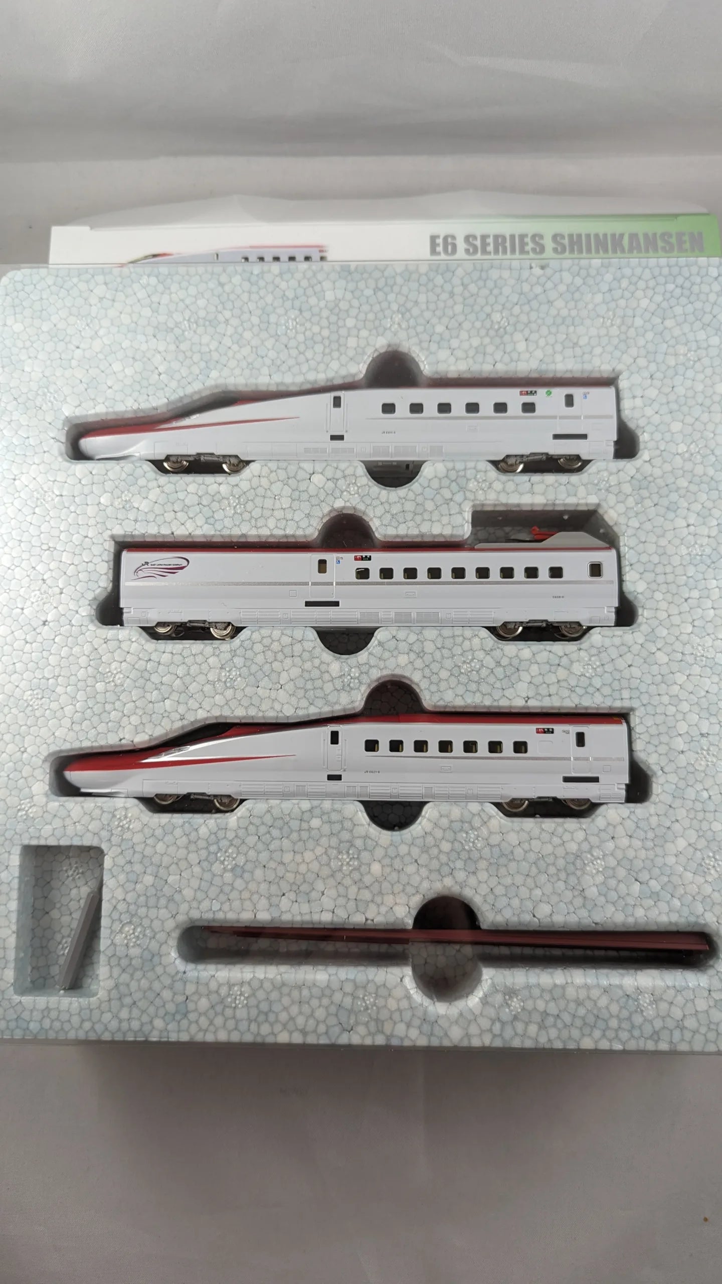 KATO 10-1566 E6 Shinkanzen Komachi RED (BRAND NEW)