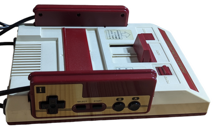 UNITÉ FAMICOM + BOÎTIER VINYLE MARIO PEARLY CREAM (TESTÉ - fonctionnel) NINTENDO (JAPON)