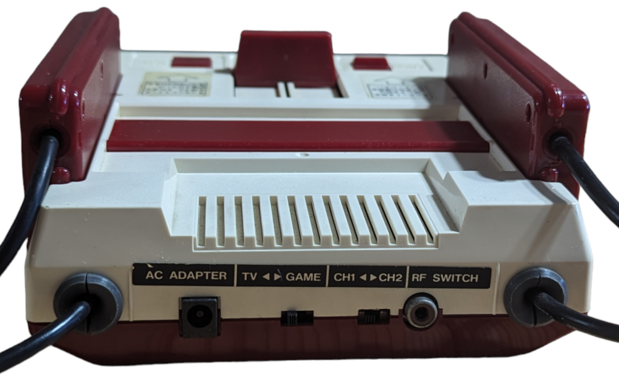 UNITÉ FAMICOM + BOÎTIER VINYLE MARIO PEARLY CREAM (TESTÉ - fonctionnel) NINTENDO (JAPON)
