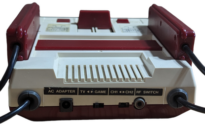 UNITÉ FAMICOM + BOÎTIER VINYLE MARIO PEARLY CREAM (TESTÉ - fonctionnel) NINTENDO (JAPON)